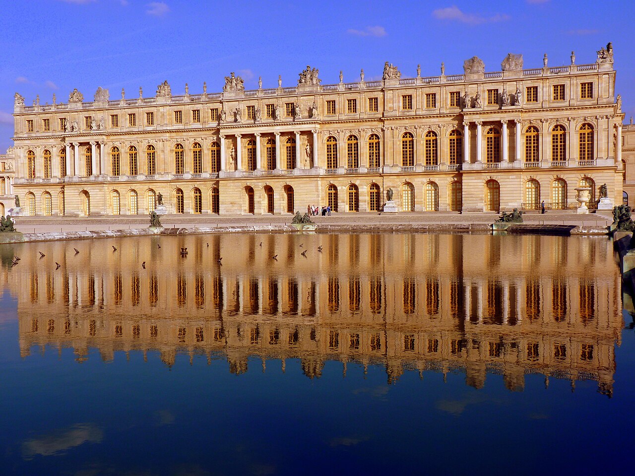 Private Transfer from Beauvais Airport to Versailles